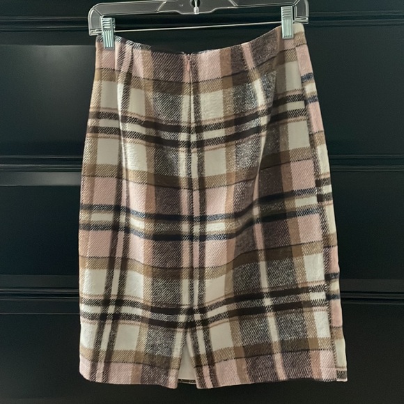 Plaid skirt - Picture 2 of 2